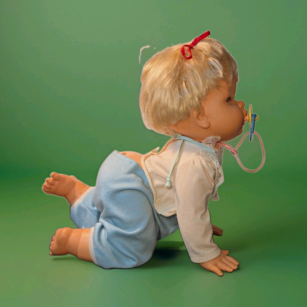 Vintage 1988 Irwin Toy Oopsie Daisy Crawling Baby Doll #5009